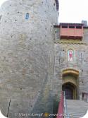 16876 Castle Coch entrance.jpg